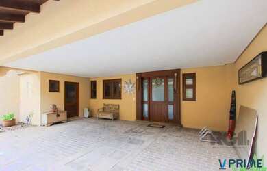 Imagem 3: Casa com 327m² de área privativa, oferecendo 3 dormitórios, sendo 3...