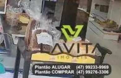 Imagem 11: Loja Fifo Equipada e com Clientela Formada em corredor de serviço no...