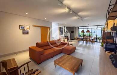 Imagem: A casa em condomínio possui 4 Dormitórios, 4 Banheiros, 2