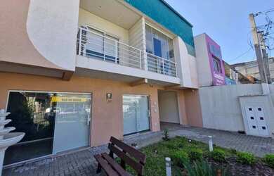 Imagem: O depósito possui 5 Vagas na garagem e 240m² de Área e está