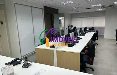 Imagem: O depósito possui 5 Vagas na garagem, 152m² de Área e está