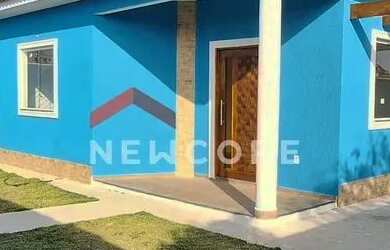 Imagem: A casa possui 3 Dormitórios, 3 Banheiros, 4 Vagas na garagem