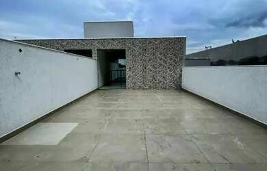 Imagem: A casa possui 3 Dormitórios, 2 Banheiros, 1 Vaga na garagem