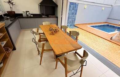 Imagem: A casa em condomínio possui 3 Dormitórios, 4 Banheiros, 4