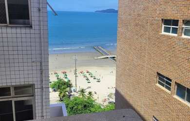 Imagem: O apartamento possui 1 Dormitório, Acomodam 4 pessoas e 1 Vaga