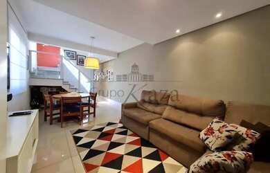 Imagem: A casa possui 3 Dormitórios, 3 Banheiros, 2 Vagas na garagem