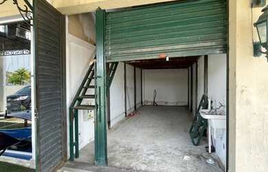 Imagem: O depósito possui 1 Vaga na garagem, 28m² de Área e está