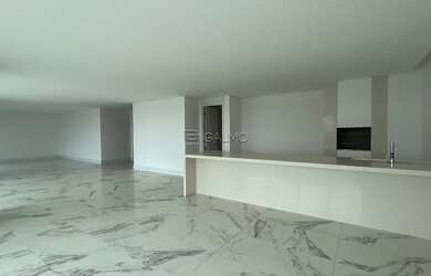 Imagem: O apartamento possui 4 Dormitórios, 5 Banheiros, 4 Vagas na