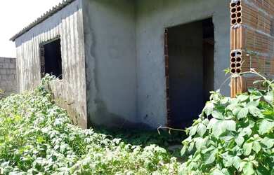 Imagem: O terreno possui 450m² de Área e está localizado em Pajuçara