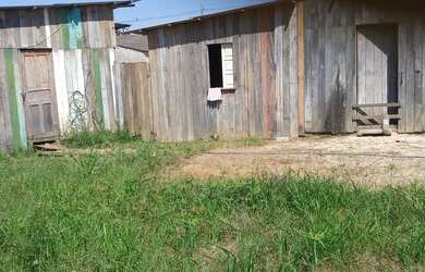 Imagem: A casa possui 2 Dormitórios e está localizado em Vila Acre