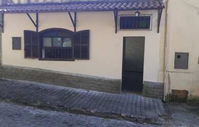 Imagem: A casa possui 1 Dormitório e 1 Banheiro e está localizado