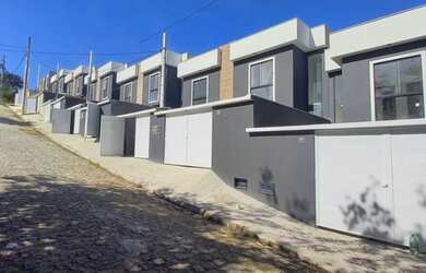 Imagem: A casa em condomínio possui 2 Dormitórios, 3 Banheiros, 1