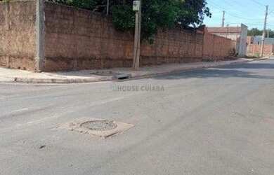Imagem: A casa possui 1 Dormitório, 1 Banheiro, 1 Vaga na garagem