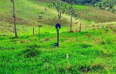 Imagem: O terreno possui 1.000m² de Área e está localizado em Bandeira