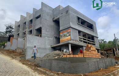 Imagem: A casa possui 2 Dormitórios, 4 Banheiros, 2 Vagas na garagem