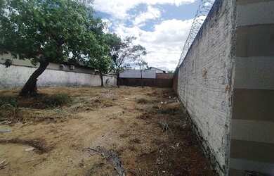 Imagem: O terreno possui 465m² de Área e está localizado em Plano