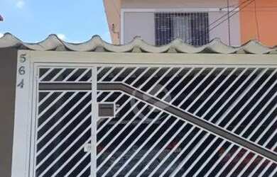 Imagem: A casa possui 2 Dormitórios, 2 Banheiros, 2 Vagas na garagem