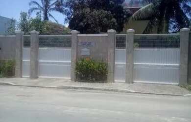 Imagem: A casa possui 3 Dormitórios, 2 Banheiros, 5 Vagas na garagem