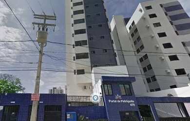 Imagem: O apartamento possui 3 Dormitórios, 1 Banheiro, 2 Vagas na