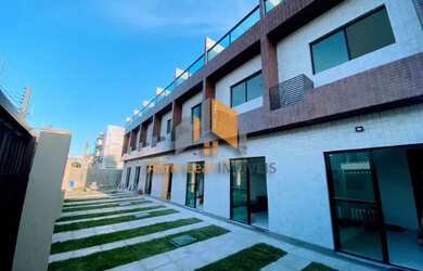 Imagem: A casa possui 3 Dormitórios, 2 Banheiros, 1 Vaga na garagem