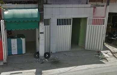 Imagem: A casa possui 2 Dormitórios, 2 Banheiros, 2 Vagas na garagem