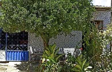 Imagem: A casa possui 2 Dormitórios, 2 Banheiros, 2 Vagas na garagem