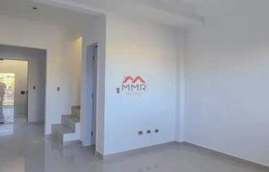 Imagem: A casa possui 2 Dormitórios, 1 Banheiro, 2 Vagas na garagem