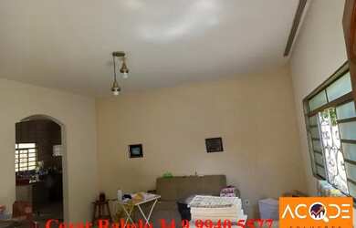 Imagem: A casa possui 3 Dormitórios, 1 Banheiro, 3 Vagas na garagem