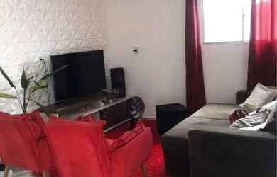 Imagem: A casa possui 2 Dormitórios, 1 Banheiro, 1 Vaga na garagem