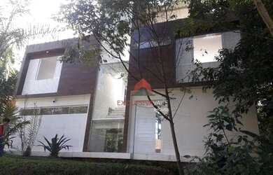 Imagem: A casa possui 2 Dormitórios, 2 Banheiros, 2 Vagas na garagem