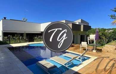 Imagem: A casa em condomínio à venda possui 5 Dormitórios, 5 Banheiros