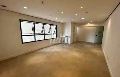 Imagem: O depósito possui 1 Vaga na garagem e 40m² de Área e está