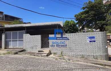 Imagem: A casa possui 3 Dormitórios, 1 Banheiro, 3 Vagas na garagem