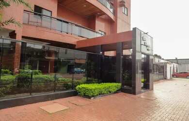 Imagem: O apartamento possui 3 Dormitórios, 1 Banheiro, 2 Vagas na