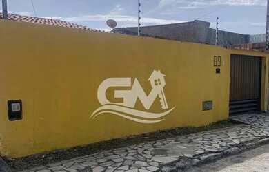 Imagem: A casa possui 2 Dormitórios, 1 Banheiro, 2 Vagas na garagem