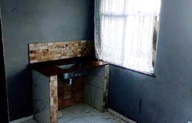 Imagem: A casa possui 1 Dormitório, 1 Banheiro e está localizado