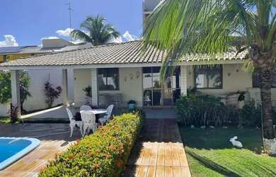 Imagem: A casa em condomínio possui 4 Dormitórios, 3 Banheiros, 5