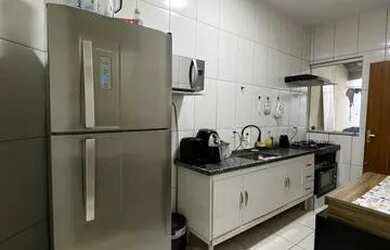 Imagem: A casa possui 2 Dormitórios, 1 Banheiro, 2 Vagas na garagem