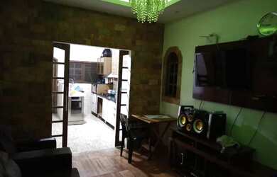 Imagem: A casa possui 5 Dormitórios, 5 Banheiros, 2 Vagas na garagem