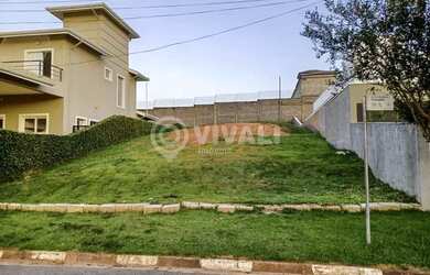 Imagem: O terreno possui 360m² de Área e está localizado em Loteamento