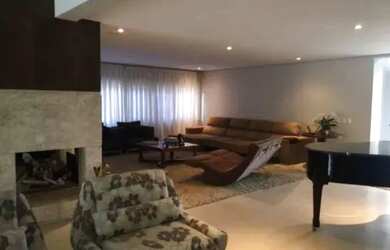 Imagem: A casa em condomínio à venda possui 4 Dormitórios, 5 Banheiros