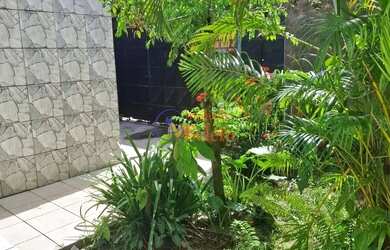 Imagem: A casa possui 3 Dormitórios, 1 Banheiro, 1 Vaga na garagem