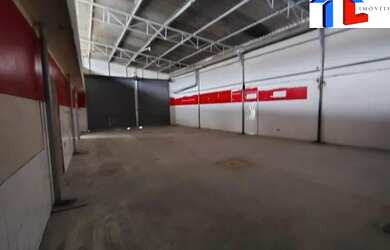 Imagem: O depósito possui 5 Vagas na garagem, 268m² de Área e está