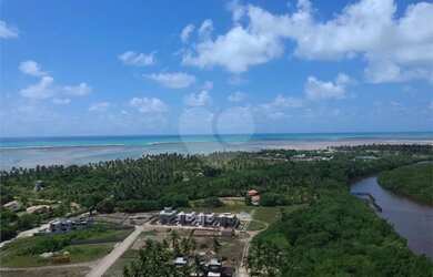 Imagem: O terreno possui 36m² de Área e está localizado em Porto