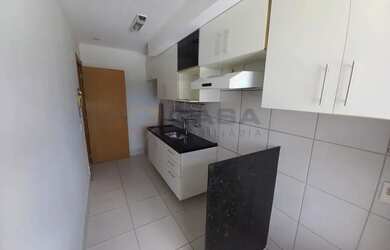 Imagem 4: Espaçoso apartamento com 2 quartos e varanda no Colina de Laranjeiras...