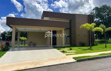 Imagem: A casa possui 4 Dormitórios, 5 Banheiros, 4 Vagas na garagem