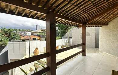 Imagem 10: Casa, Quintas do Candeal, 275m², 3/4 2 Suítes, 4 Vagas de Garagem, Piscina...