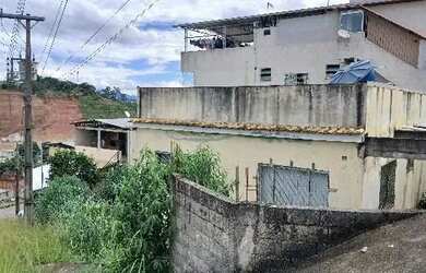 Imagem: A casa possui 2 Dormitórios, 1 Banheiro, 266m² de Área e