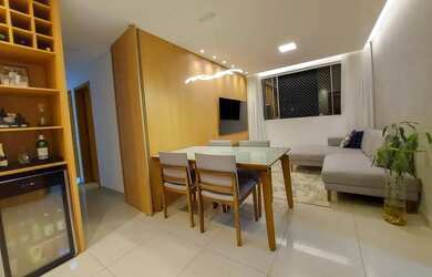 Imagem: O apartamento possui 2 Dormitórios, 1 Banheiro, 1 Vaga na garagem