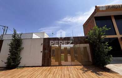 Imagem: A casa possui 2 Dormitórios, 4 Banheiros, 2 Vagas na garagem